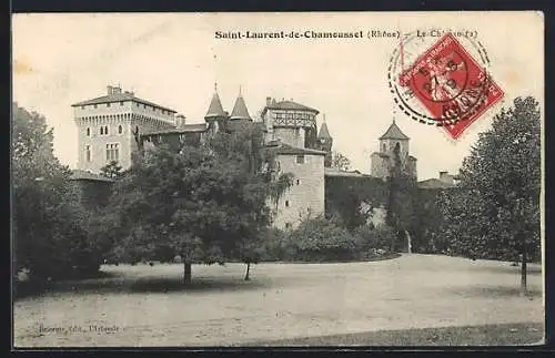 AK Saint-Laurent-de-Chamousset, Le Château et son parc verdoyant