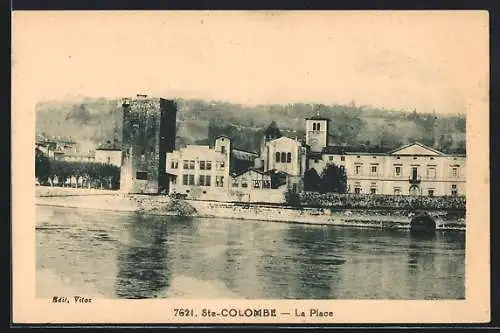 AK Sainte-Colombe, La Place et vue sur la rivière