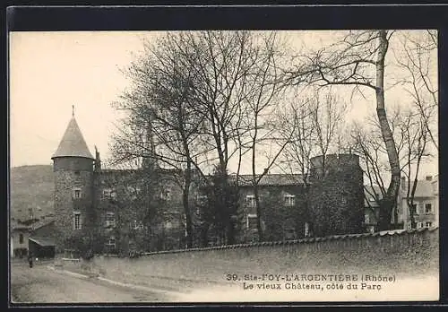 AK Sainte-Foy-l`Argentière, Le vieux Château, côté du Parc