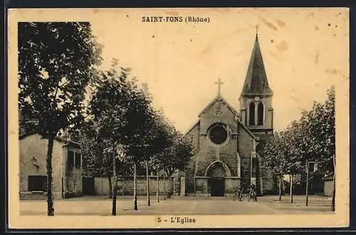 AK Saint-Fons, L`église et arbres en perspective