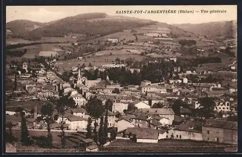 AK Sainte-Foy-l`Argentière, Vue générale du village et des collines environnantes