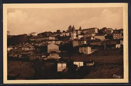 AK Vaux-en-Beaujolais, Vue du village et des collines environnantes