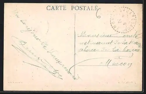 AK Vauxrenard, Vue générale du village avec église du XIe siècle et château du Thil