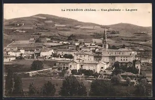 AK Le Perréon, Vue générale et la gare