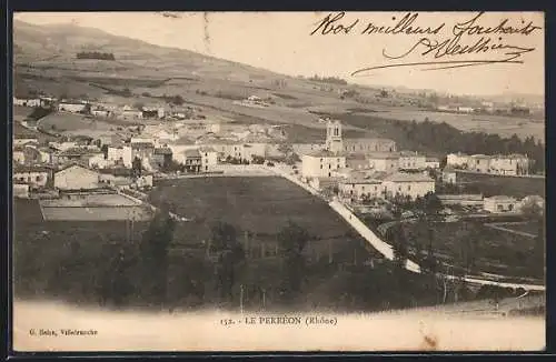 AK Le Perréon, Vue générale du village et des collines environnantes