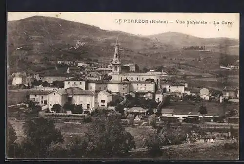 AK Le Perréon, Vue générale, La Gare