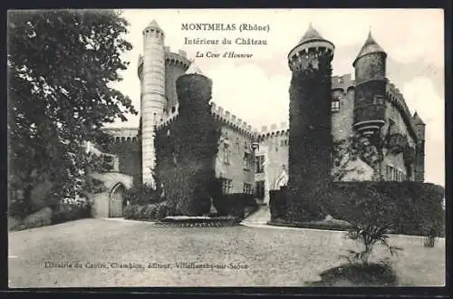 AK Montmelas, Intérieur du Château, La Cour d`Honneur