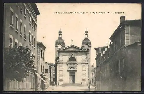 AK Neuville-sur-Saône, Place Voltaire, L`Église