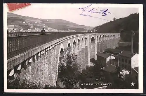 AK Tarare, Le Viaduc majestueux dans le paysage vallonné