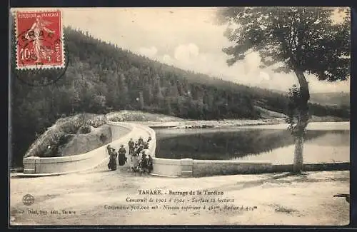 AK Tarare, Barrage de la Turdine et promeneurs sur le pont