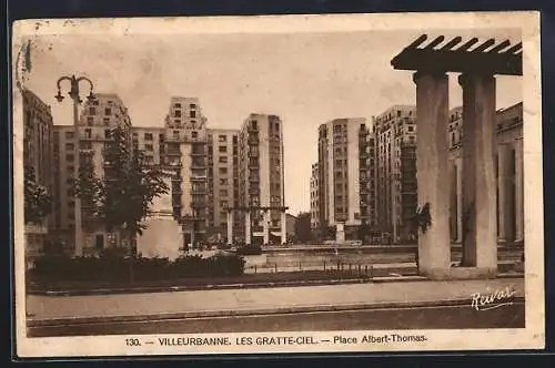 AK Villeurbanne, Les Gratte-Ciel, Place Albert-Thomas