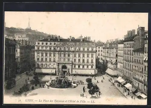 AK Lyon, La Place des Terreaux et l`Hôtel de Ville