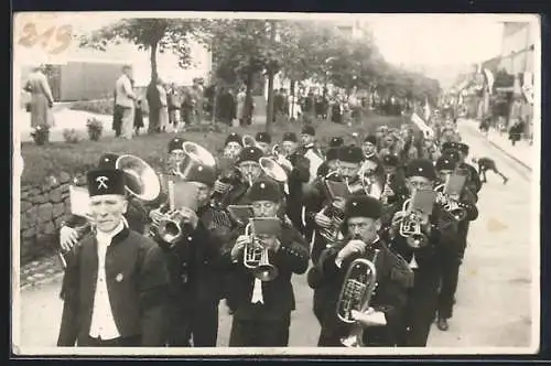 Foto-AK Clausthal, Bergmannszug am Zellbach