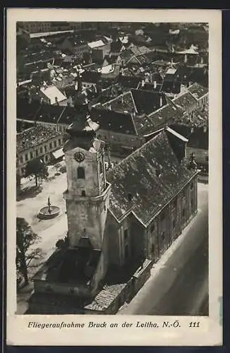 AK Bruck an der Leitha, Teilansicht mit Kirche vom Flugzeug aus