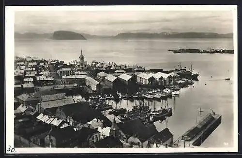 AK Hammerfest, Ortsansicht mit Blick über den Hafen aus der Vogelschau