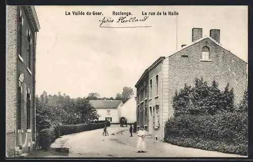 AK Roclenge-sur-Geer, Le rue de la Halle