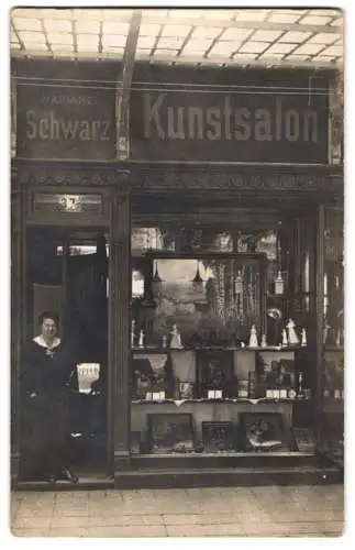 10 Fotografien Ansicht Wien, Gasthäuser, Kneipen, Geschäfts - & Wohnhäuser, Wiener Typen, Strassenansicht u.a.