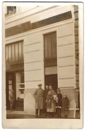 10 Fotografien Ansicht Wien, Gasthäuser, Kneipen, Geschäfts - & Wohnhäuser, Wiener Typen, Strassenansicht u.a.