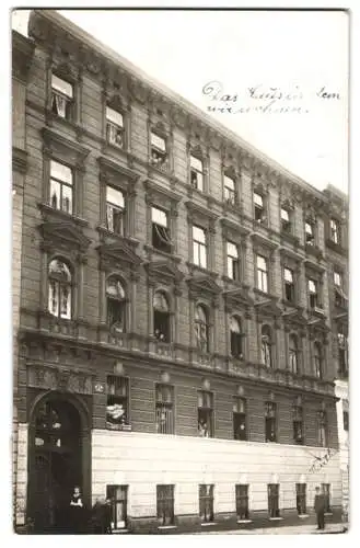 10 Fotografien Ansicht Wien, Gasthäuser, Kneipen, Geschäfts - & Wohnhäuser, Wiener Typen, Strassenansicht, Fassaden u.a.