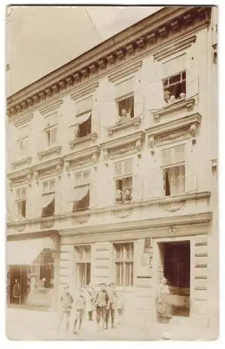 10 Fotografien Ansicht Wien, Gasthäuser, Kneipen, Geschäfts - & Wohnhäuser, Wiener Typen, Strassenansicht, Fassaden u.a.