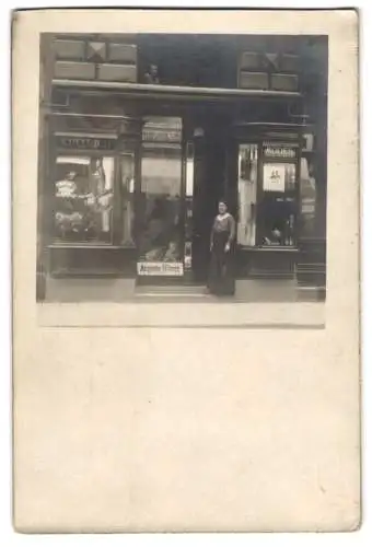 10 Fotografien Ansicht Wien, Ladengeschäfte, Geschäfts - & Wohnhäuser, Wiener Typen, Gebäude-Fassaden u.a.