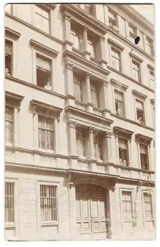 10 Fotografien Ansicht Wien, Ladengeschäfte, Geschäfts - & Wohnhäuser, Wiener Typen, Gebäude-Fassaden u.a.