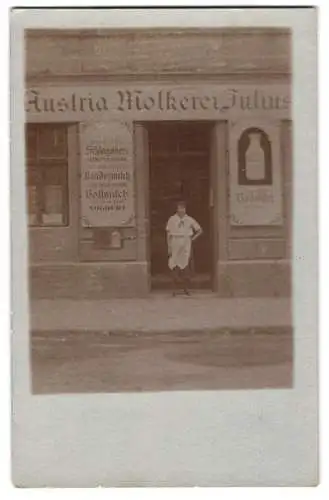 10 Fotografien Ansicht Wien, Ladengeschäfte, Geschäfts - & Wohnhäuser, Wiener Typen, Gebäude-Fassaden u.a.