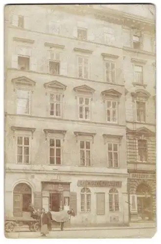 10 Fotografien Ansicht Wien, Ladengeschäfte, Geschäfts - & Wohnhäuser, Wiener Typen, Gebäude-Fassaden u.a.