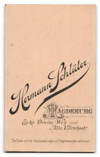 Fotografie Hermann Schlüter, Magdeburg, Breite Weg, Porträt einer jungen Frau mit Perlenschmuck