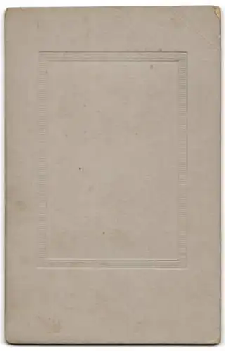 Fotografie Nadler, Düsseldorf, Schadowstrasse 76, Porträt eines jungen Herrn