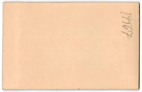 Fotografie Arthur Eichhoff, Neukölln, Richardstr. 116, Familienporträt mit kleinem Kind