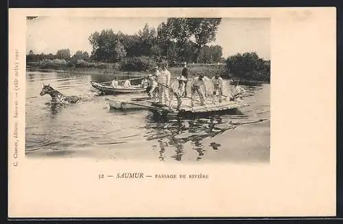 AK Saumur, Passage de Rivière, franz. Kavallerie