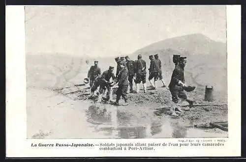 AK Japanische Soldaten holen Wasser für ihre bei Port Arthur kämpfenden Kameraden, Russisch-Japanischer Krieg