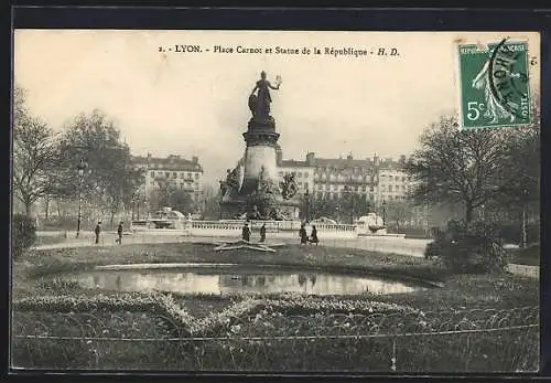 AK Lyon, Place Carnot et Statue de la République