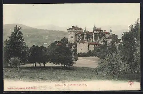 AK Chamousset, Vue du château entouré de verdure et collines