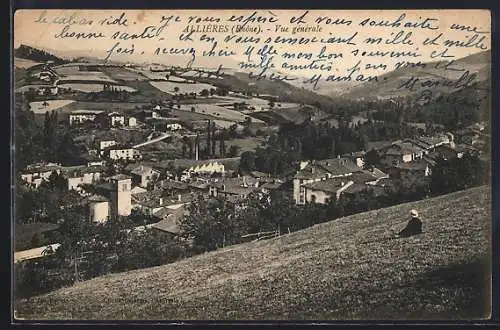 AK Allières, Vue générale du village et des collines environnantes