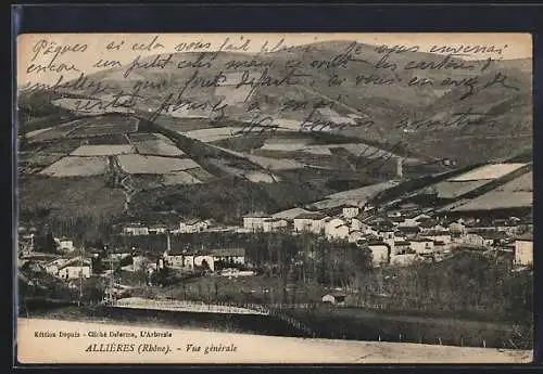 AK Allières, Vue générale du village et paysages environnants