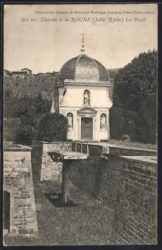 AK Jullié, Château de la Roche et les fossés