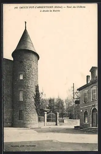 AK Sainte-Foy-l`Argentière, Tour du Château et Mairie à droite