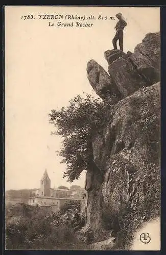 AK Yzeron, Le Grand Rocher avec vue sur l`église