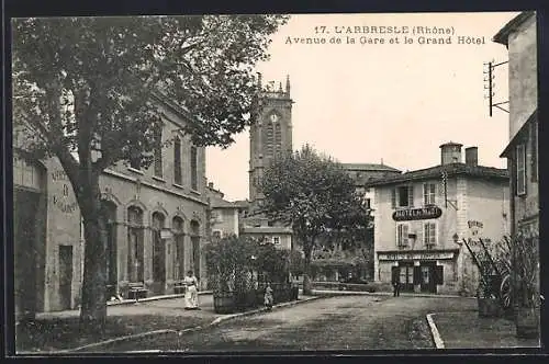 AK L`Arbresle, Avenue de la Gare et le Grand Hôtel