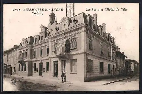 AK Belleville-sur-Saône, La Poste et l`Hôtel de Ville