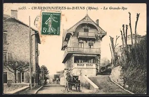 AK Charbonnières-les-Bains, La Grande-Rue avec maison et chariot