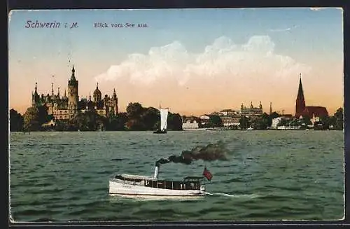 AK Schwerin / Mecklenburg, Blick von See zum Schloss, Dampfer und Segelboot