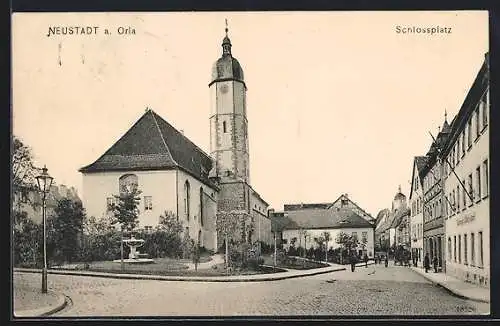 AK Neustadt a. Orla, Strassenpartie am Schlossplatz