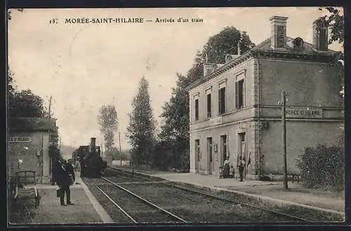 AK Morée-Saint-Hilaire, Arrivée d`un train