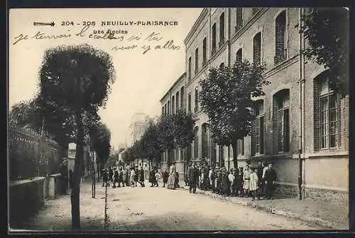 AK Neuilly-Plaisance, Les Écoles