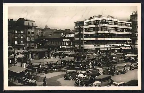 AK Mähr. Ostrau, Hauptplatz mit Geschäften und Autos