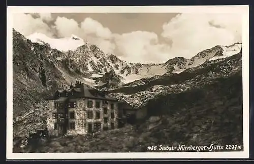 AK Nürnbergerhütte im Stubai, Panorama mit den Berggipfeln