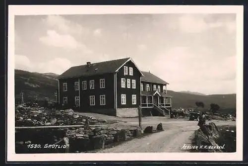 AK Grotlid, Partie an grossem Holzhaus